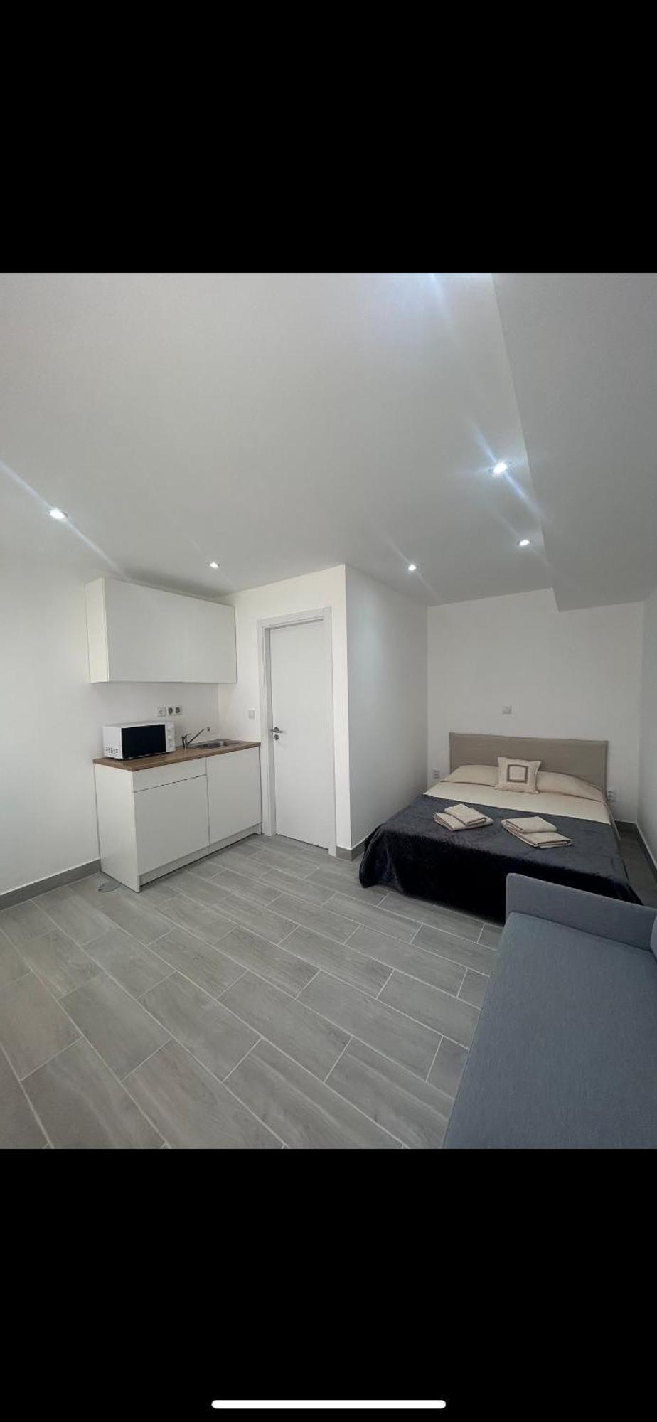 Travellers Guest house *