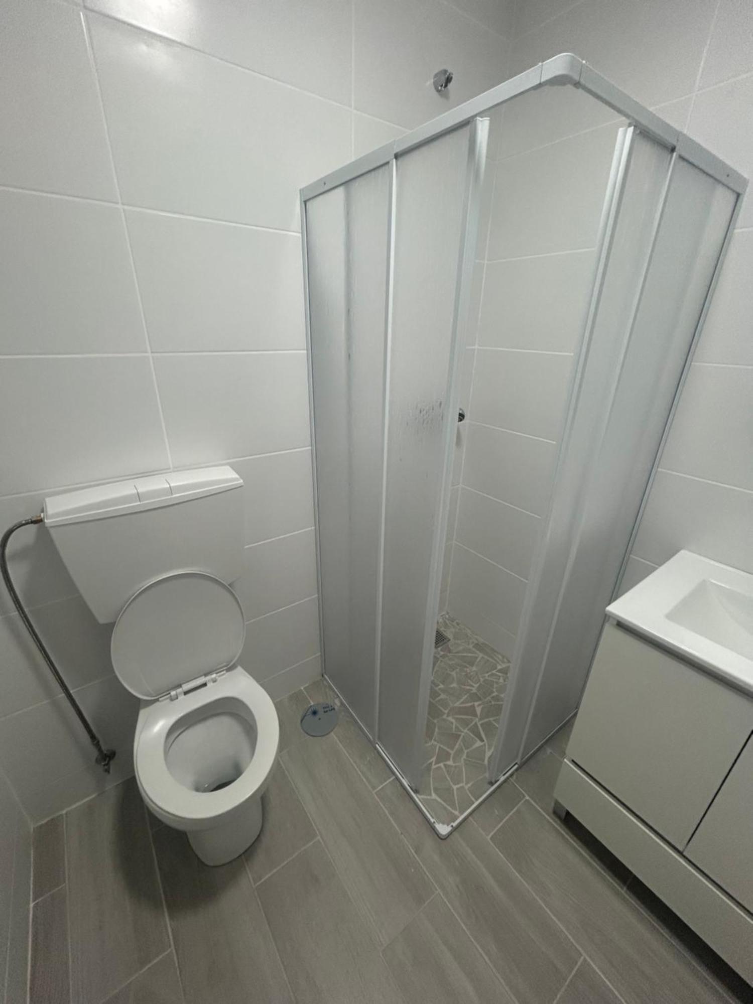 Travellers Guest house *